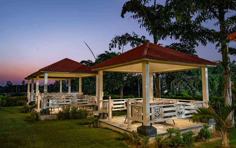 Neonz - The Best pre wedding photoshoot location in Anand